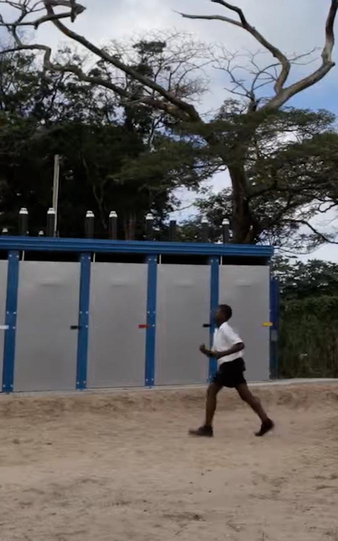 Beautiful News-School boys amongst ablution facilities